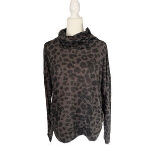 Perfect Peach leopard print slouch neck pullover - M